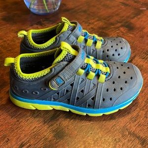 Stride right sandals toddler 11